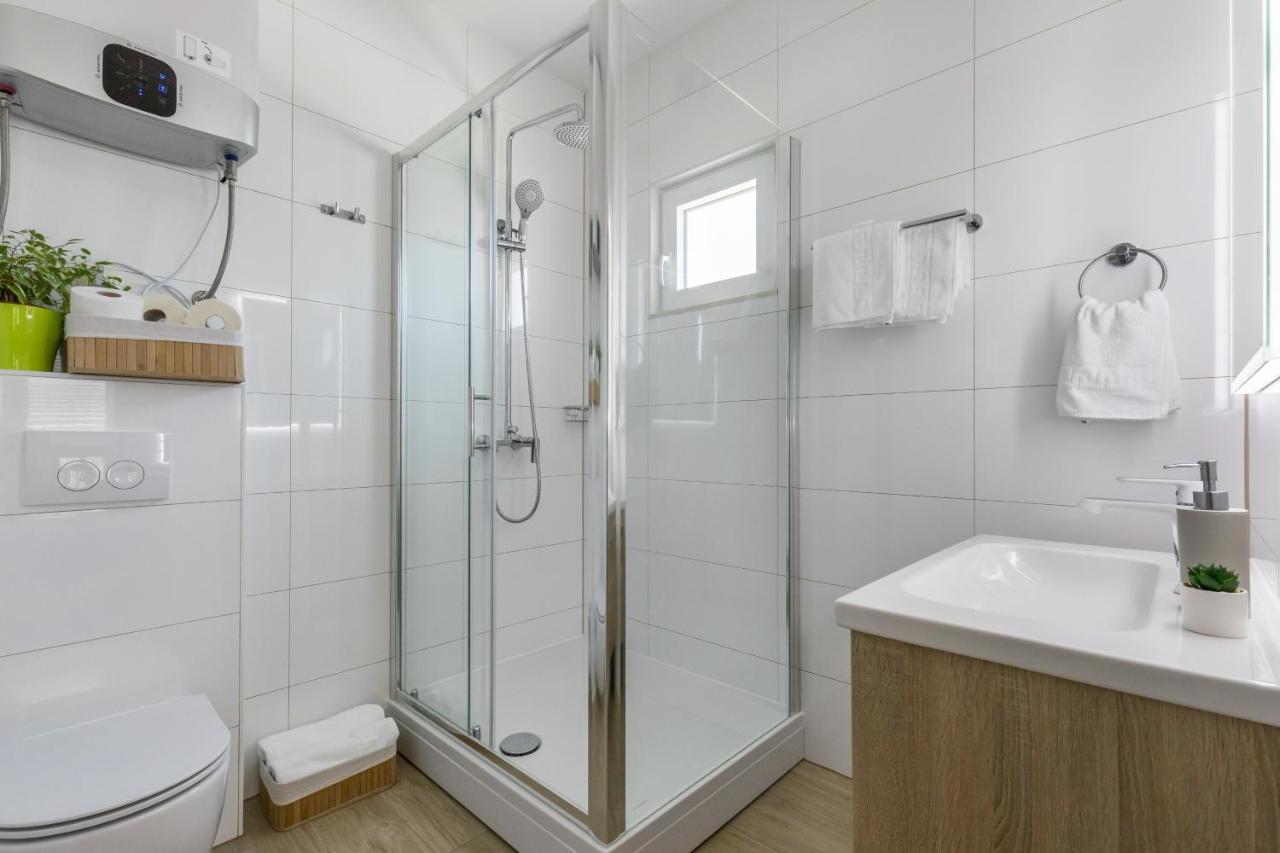 Luxurious Apartments Bona Fide มีมิตเซ ภายนอก รูปภาพ
