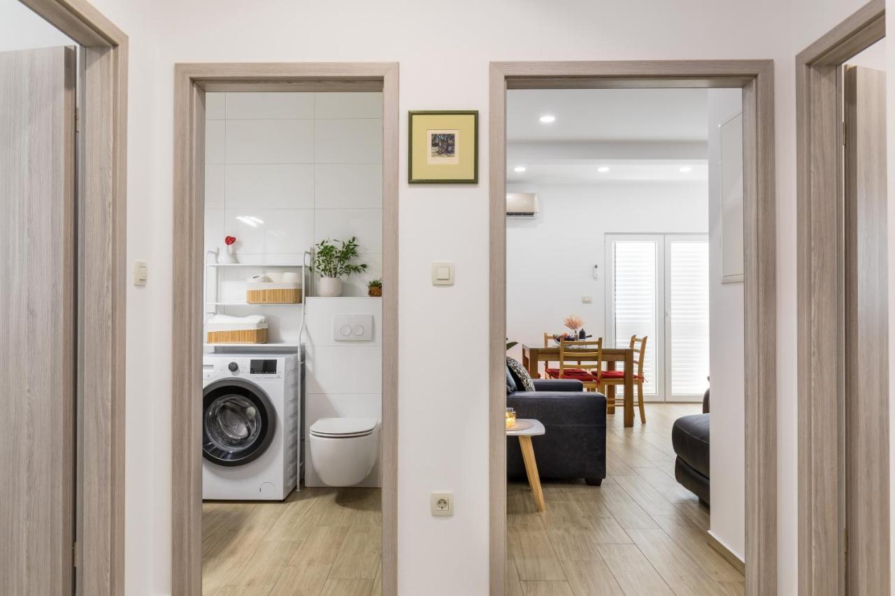 Luxurious Apartments Bona Fide มีมิตเซ ภายนอก รูปภาพ